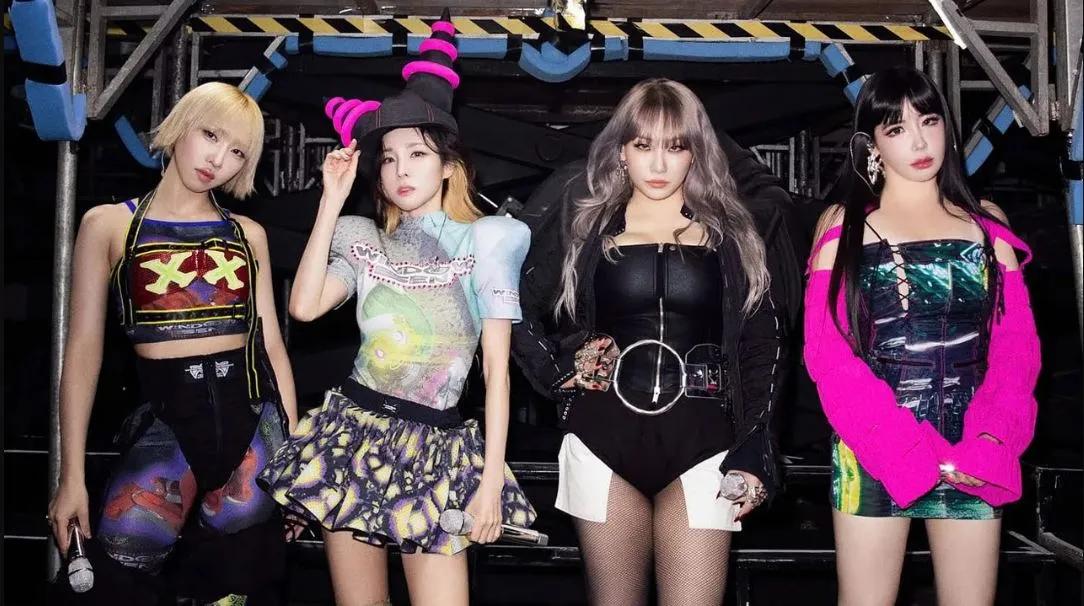 (Photo from CL’s Instagram)