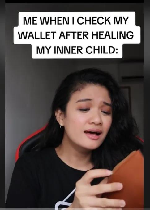 (Screenshot from voiceoverflowers/TikTok)