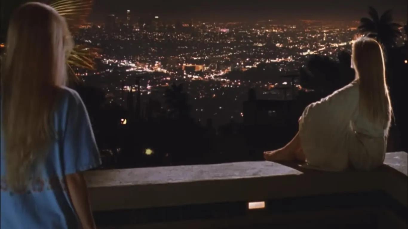 Photo from White Oleander (2002) Photo from White Oleander (2002)